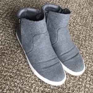 Kenneth Cole grey ankle boots